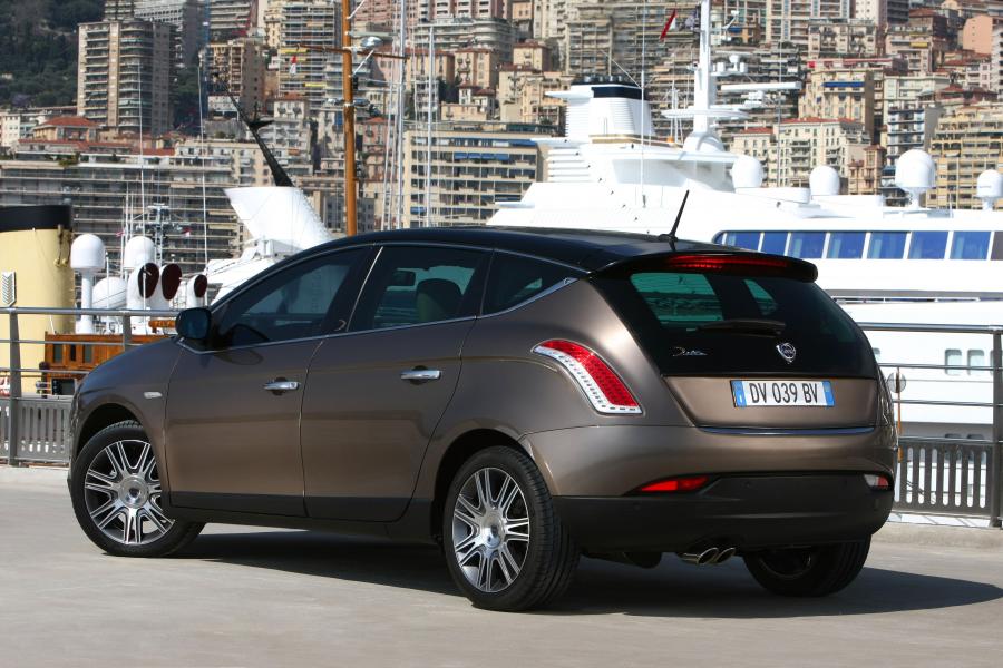 Lancia Delta 1.8 DiTurbo 2009 года  (фото 35 из 43)